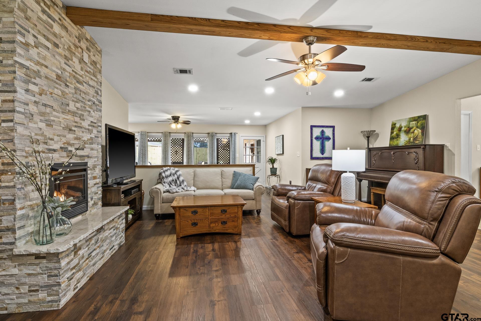 310 Kent Dr