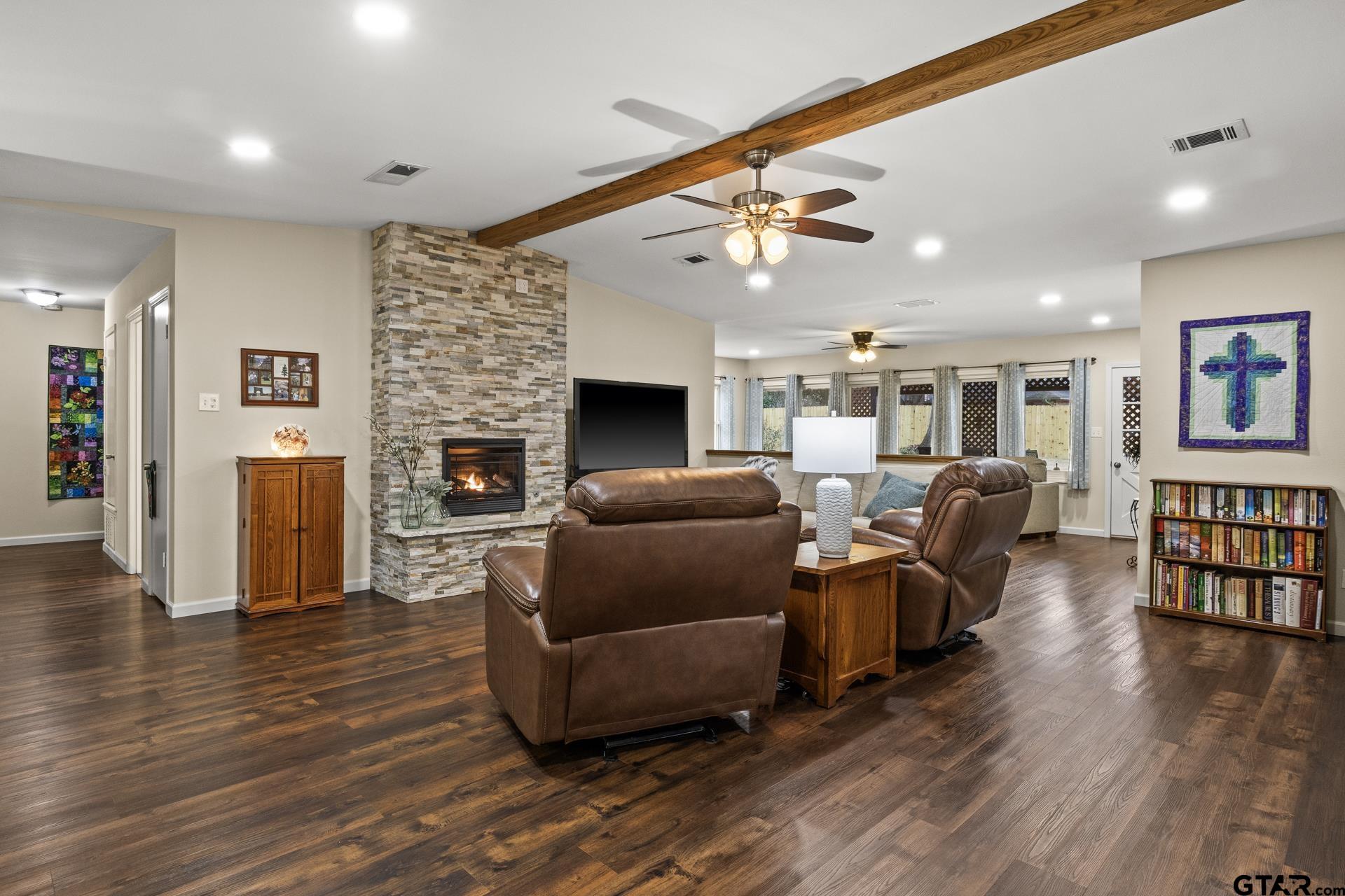 310 Kent Dr