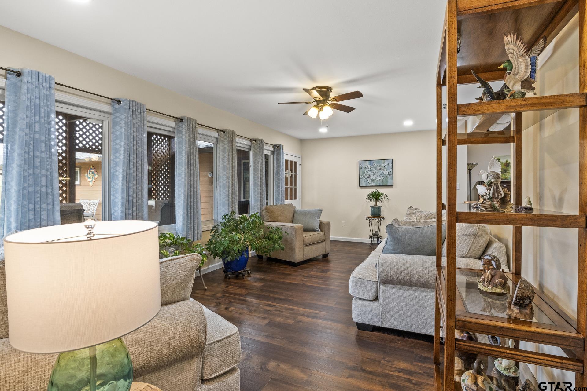 310 Kent Dr