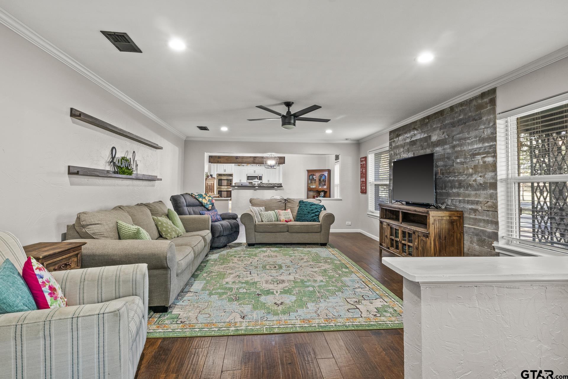 804 Fleming Dr