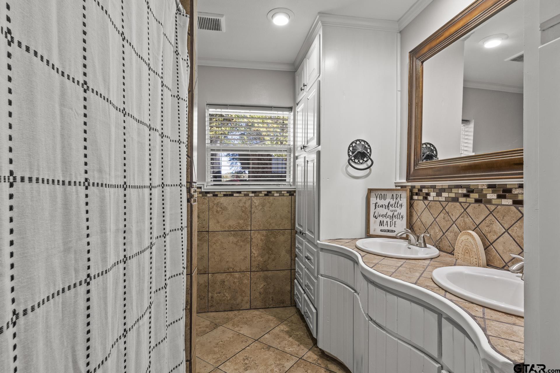 804 Fleming Dr