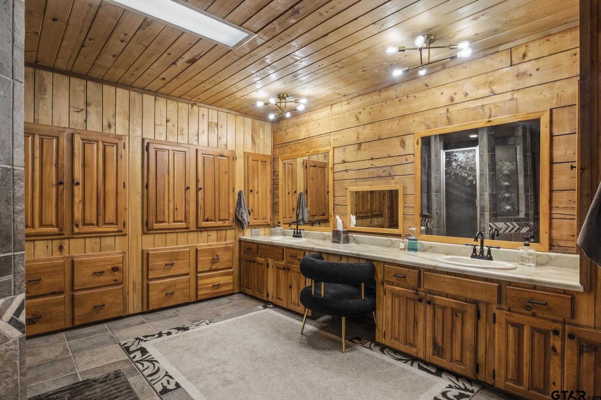 261 County Road 4015