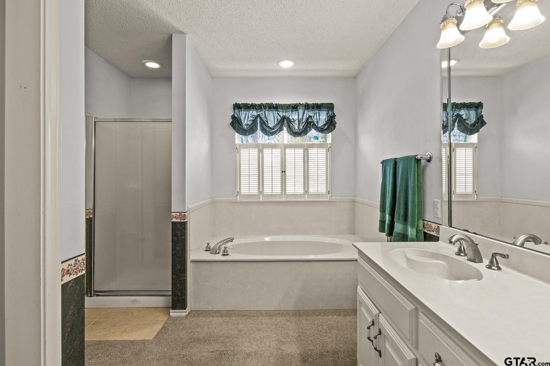 27 Private Road 52371
