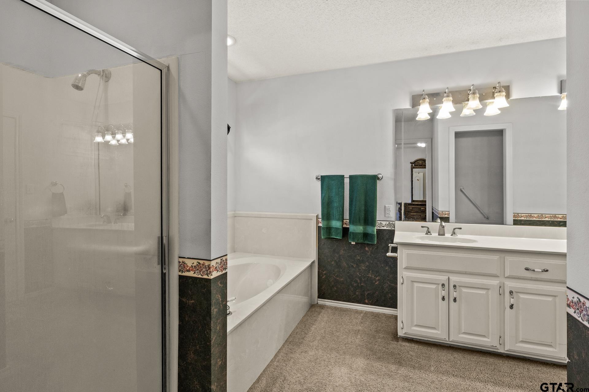 27 Private Road 52371