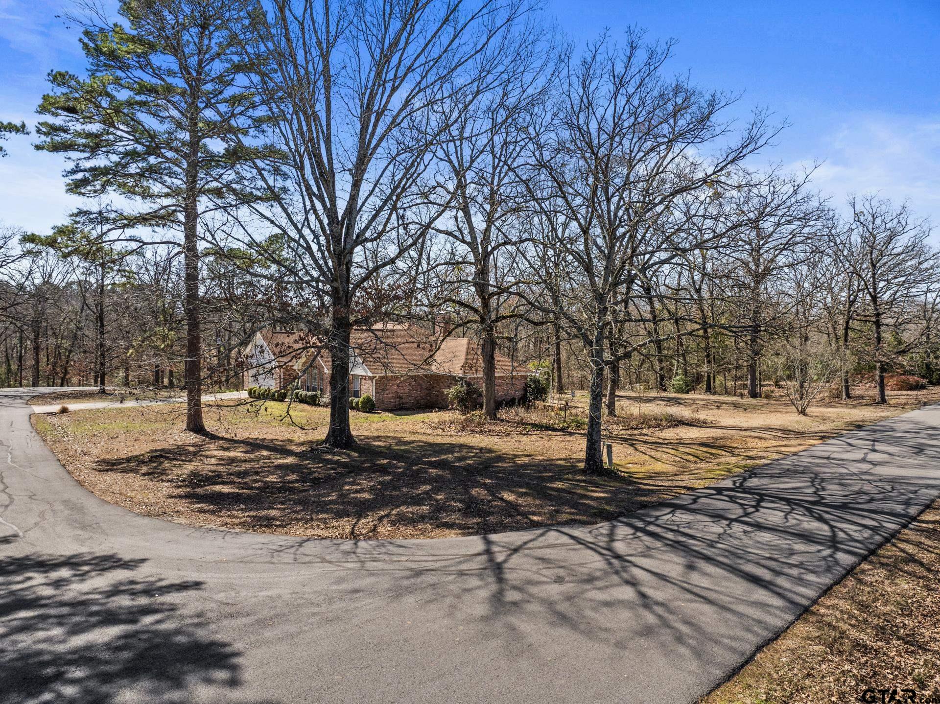 27 Private Road 52371