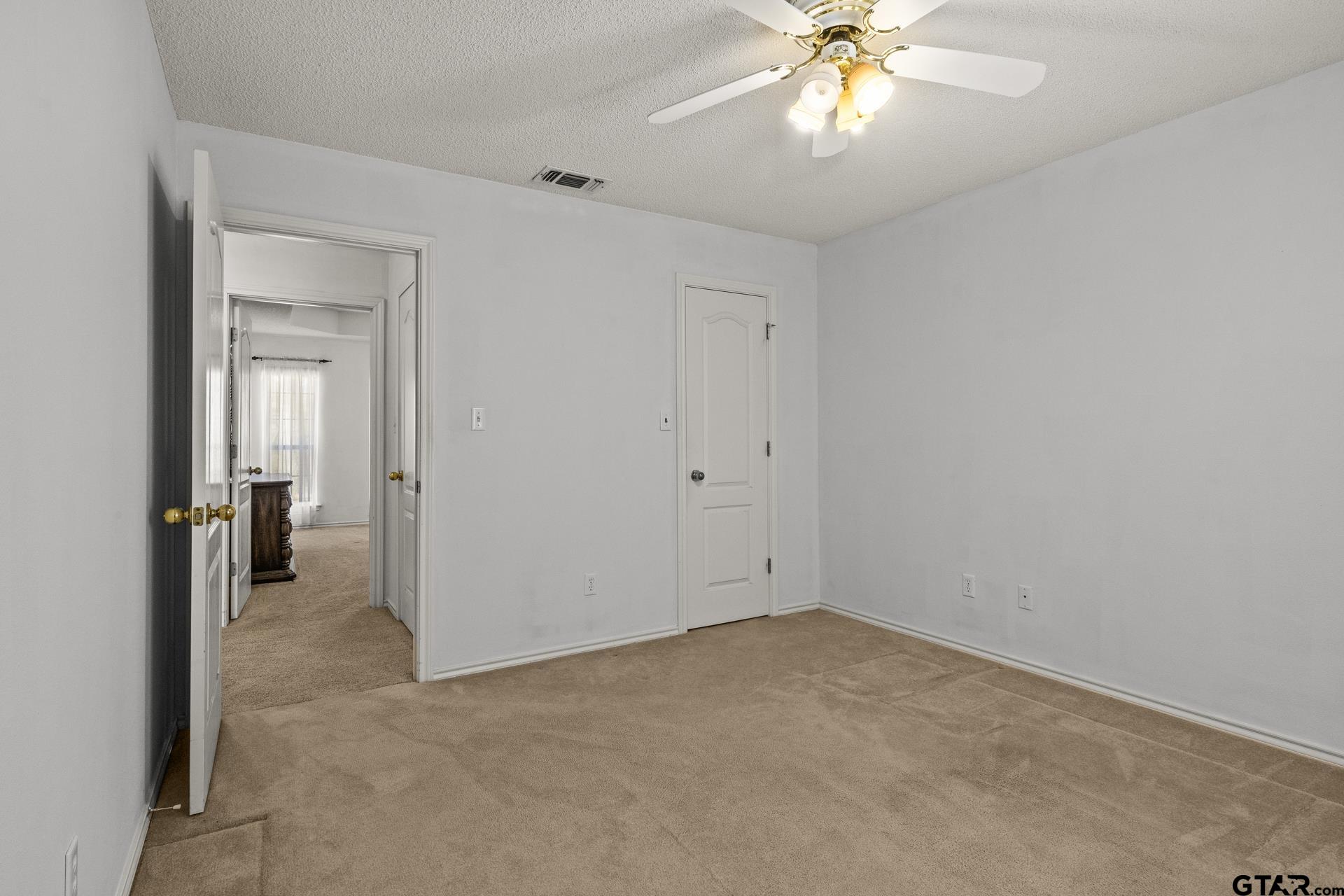 27 Private Road 52371