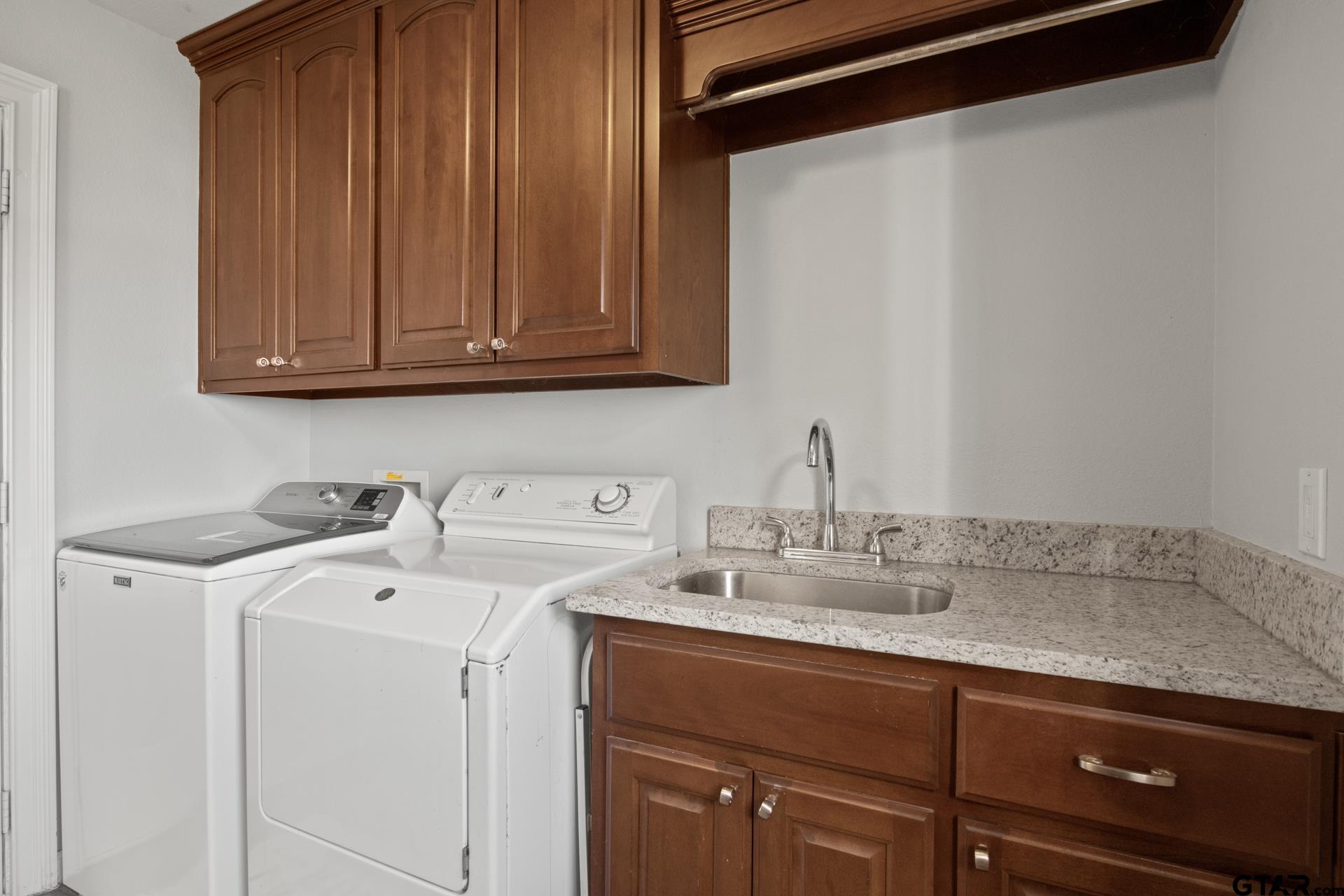59 Private Road 52365