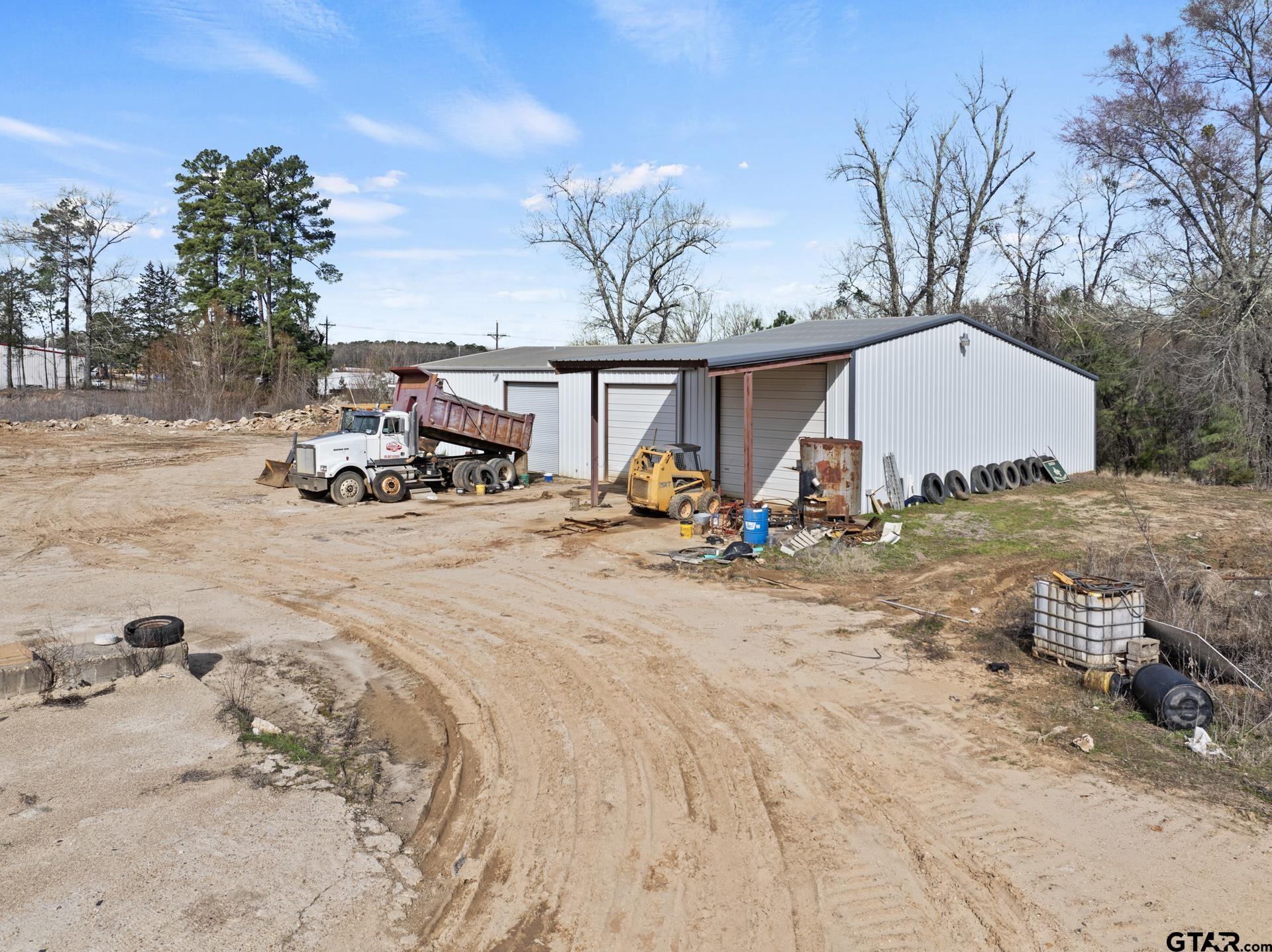 760 E 16th