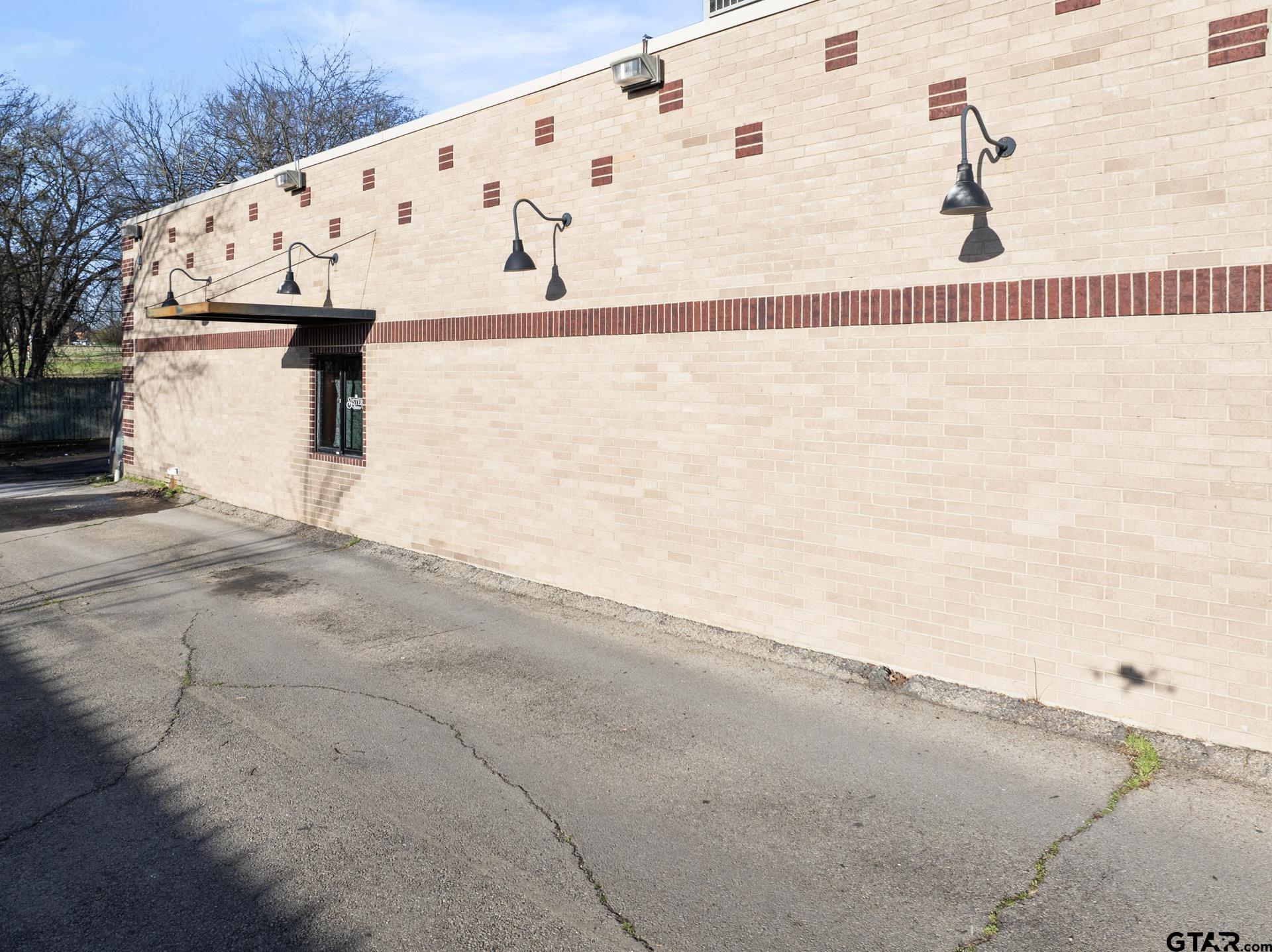 237 W Ferguson
