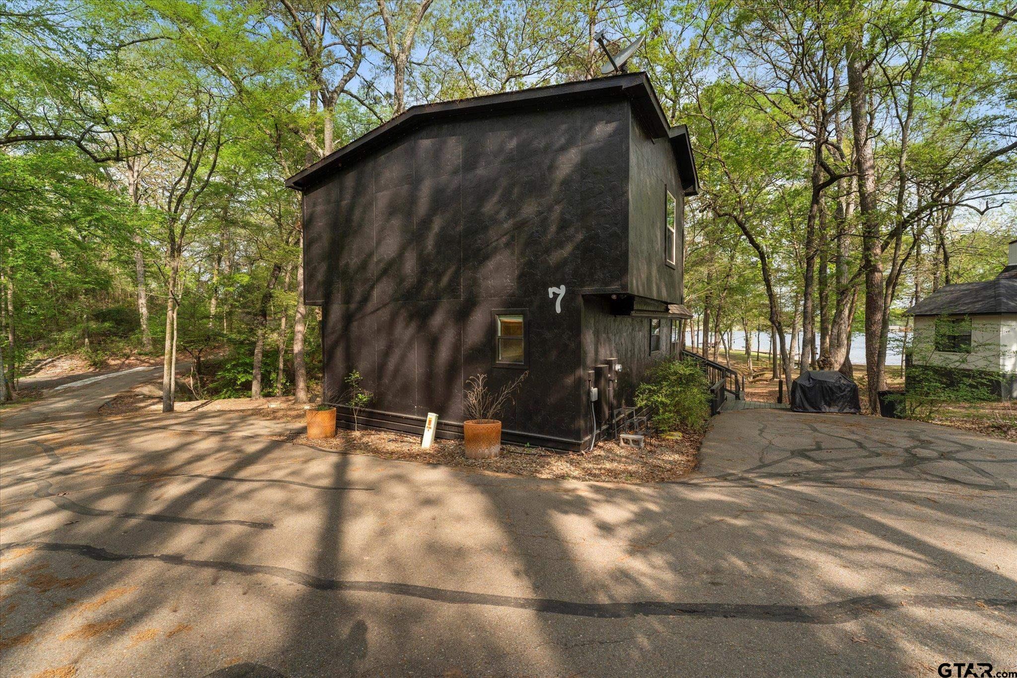 103 E BARKER CREEK RD