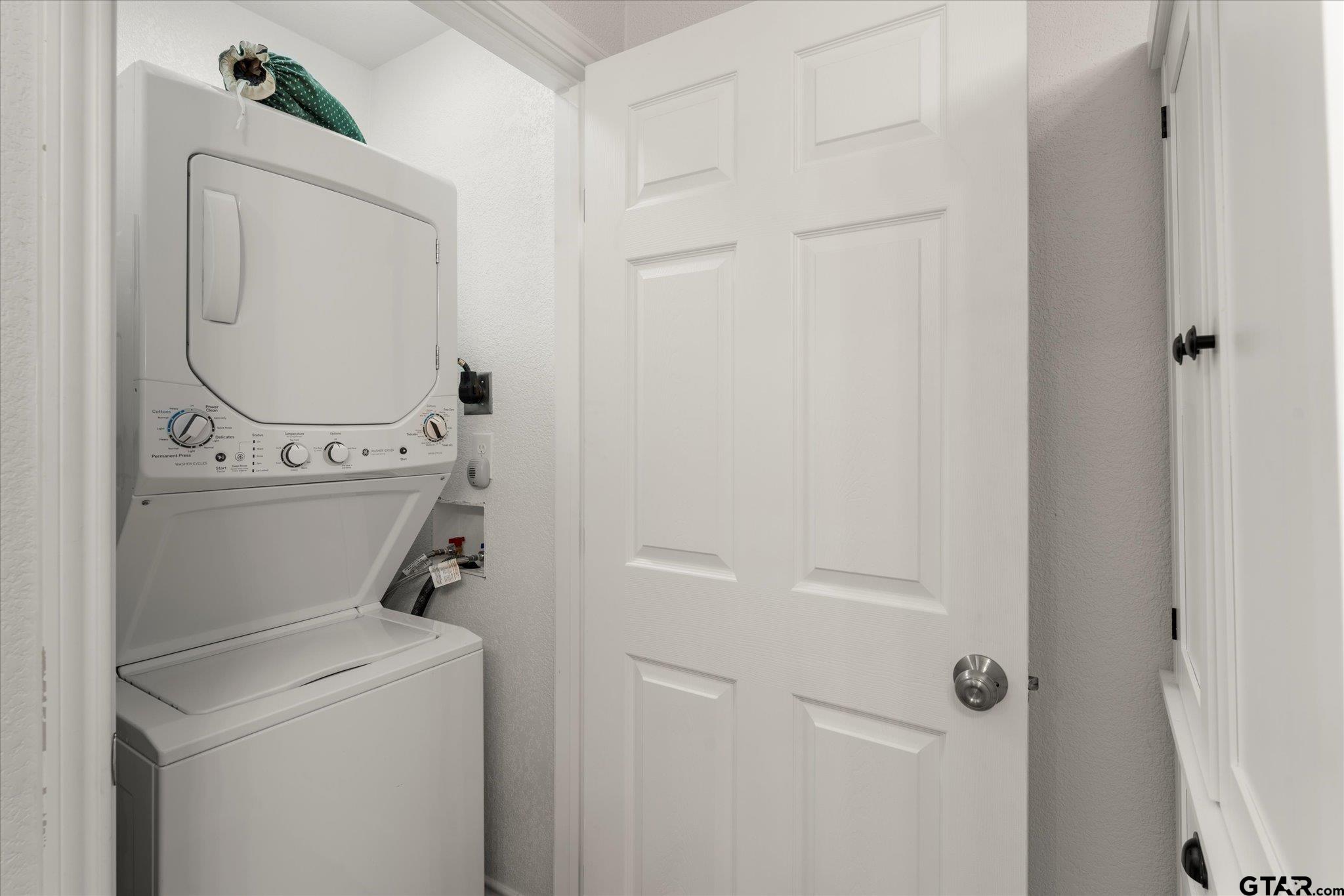 103 E BARKER CREEK RD