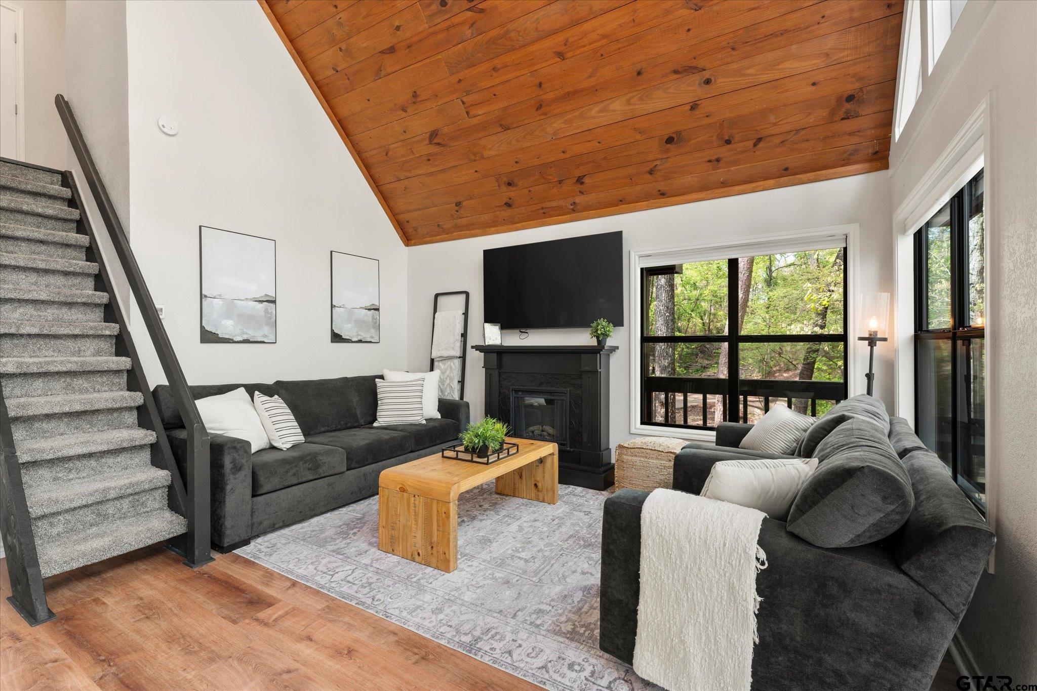 103 E BARKER CREEK RD