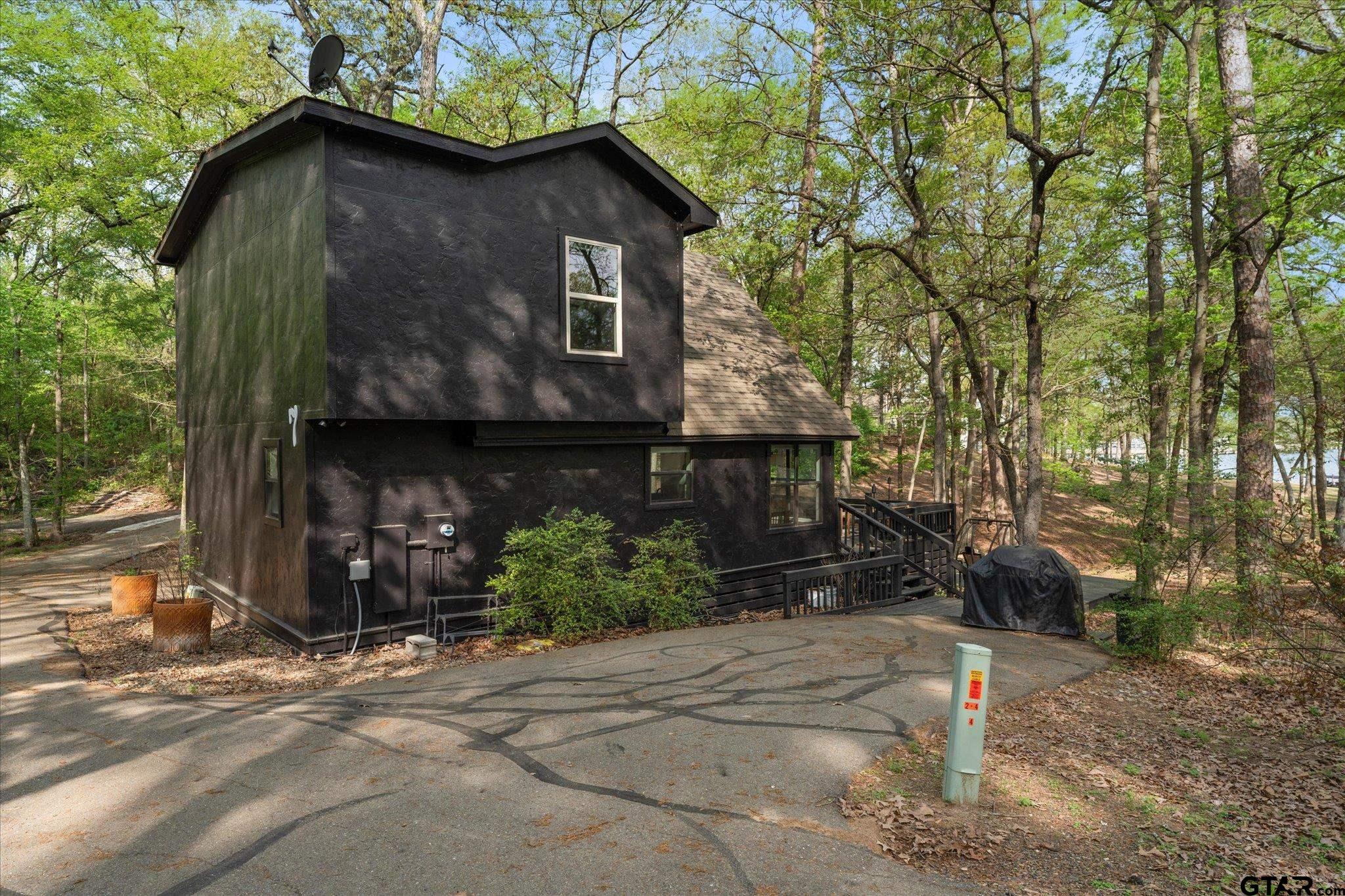 103 E BARKER CREEK RD