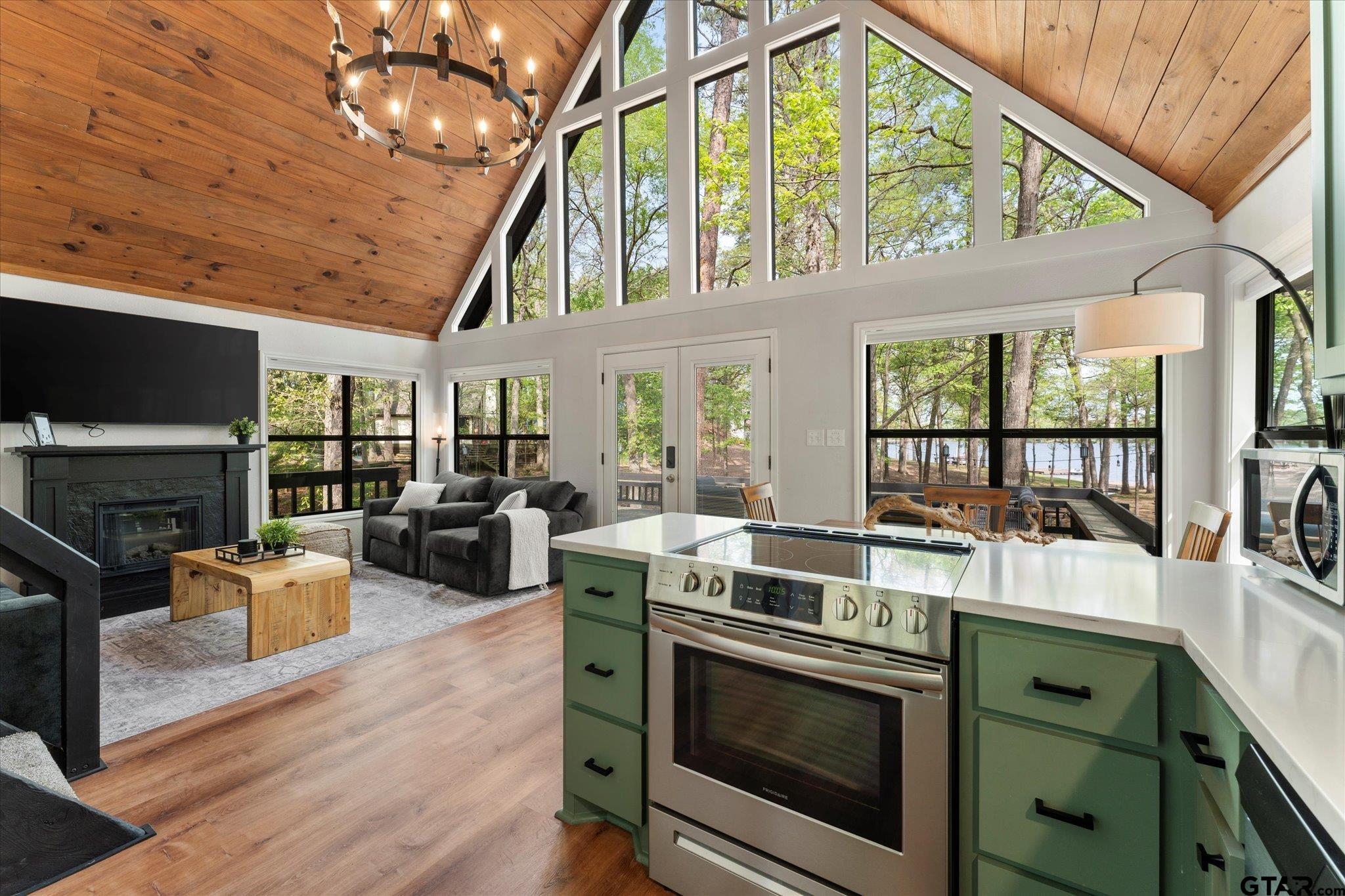 103 E BARKER CREEK RD