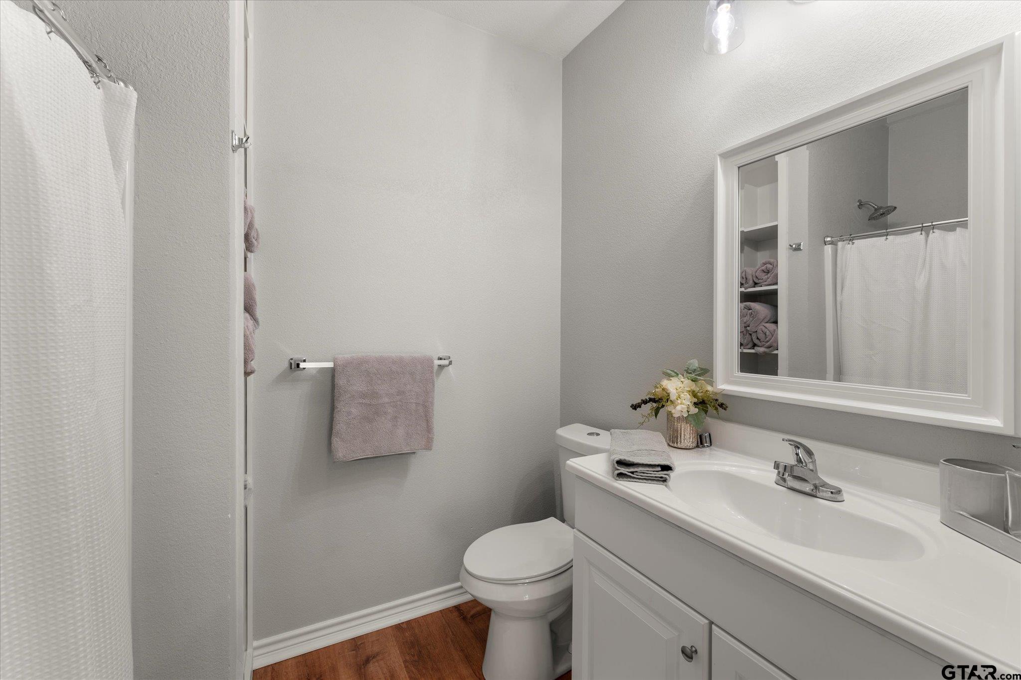 103 E BARKER CREEK RD