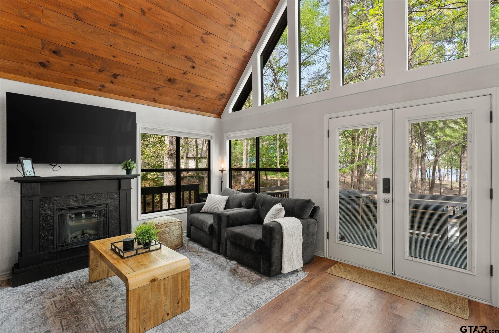 103 E BARKER CREEK RD