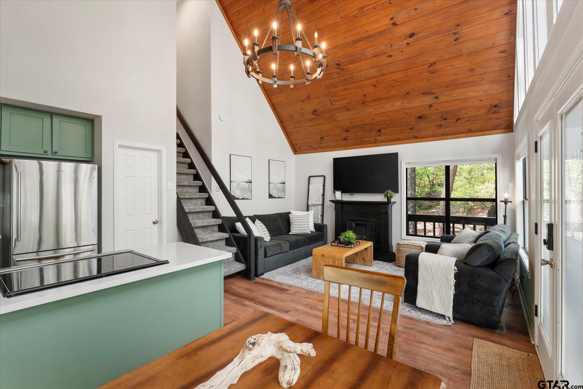 103 E BARKER CREEK RD