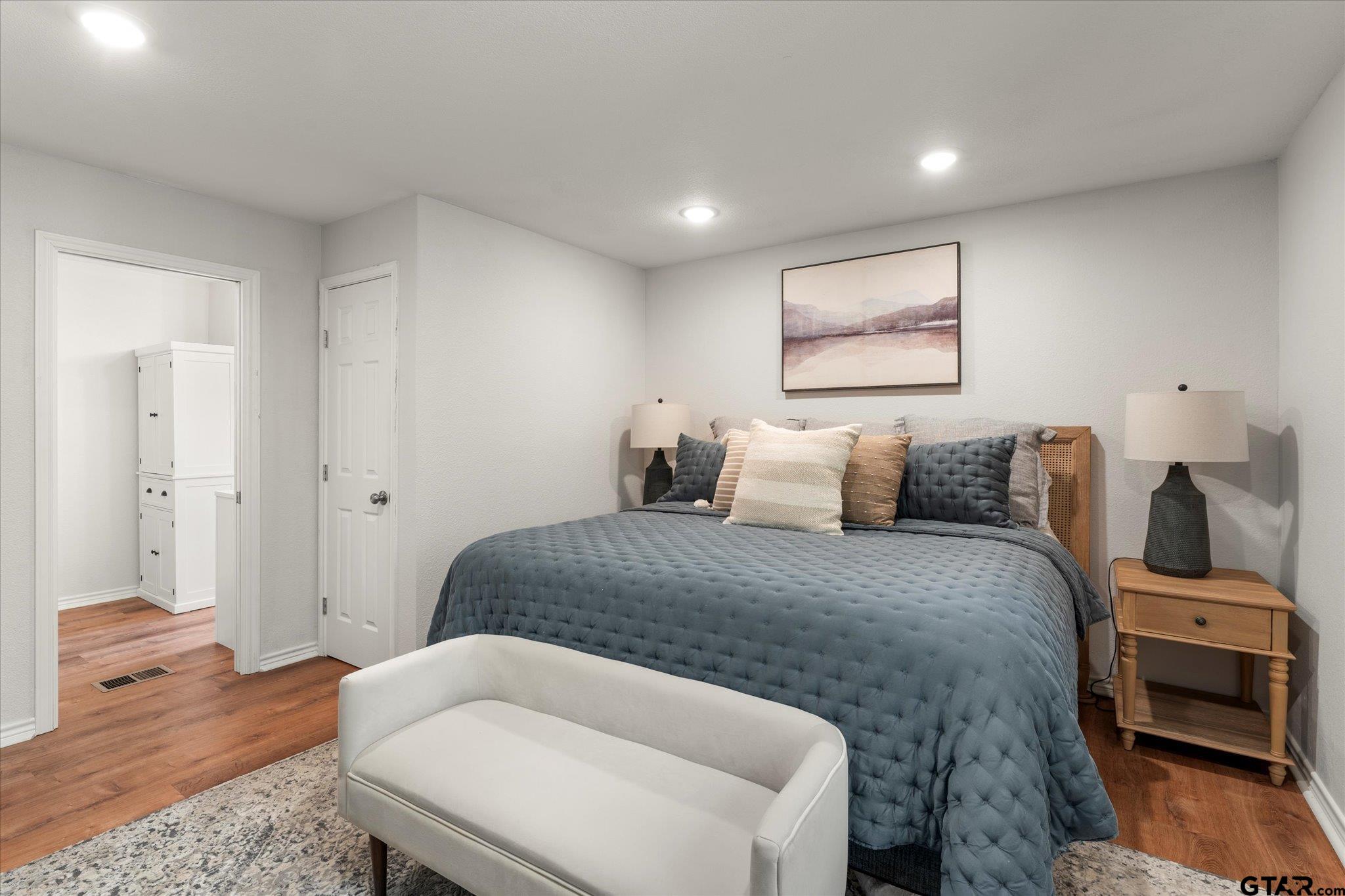 103 E BARKER CREEK RD