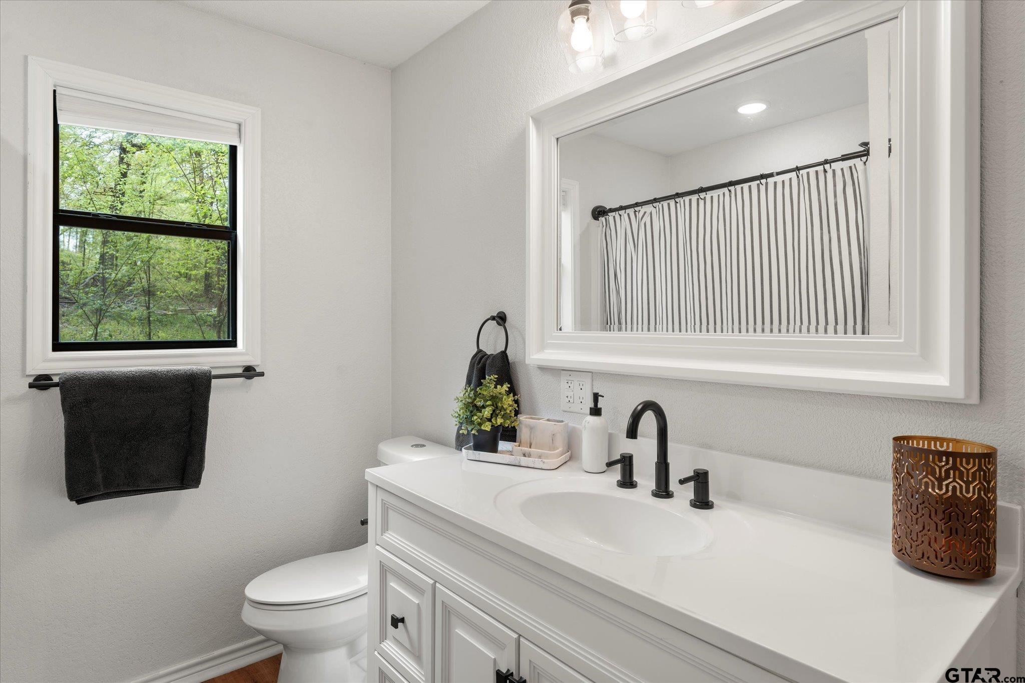 103 E BARKER CREEK RD