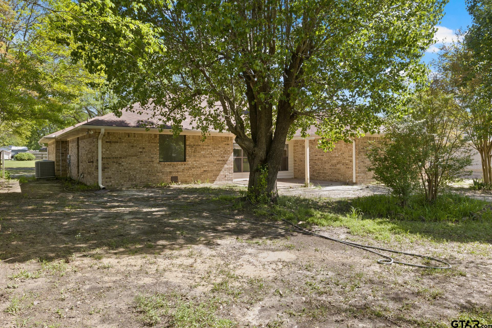 2404 Matthew Dr