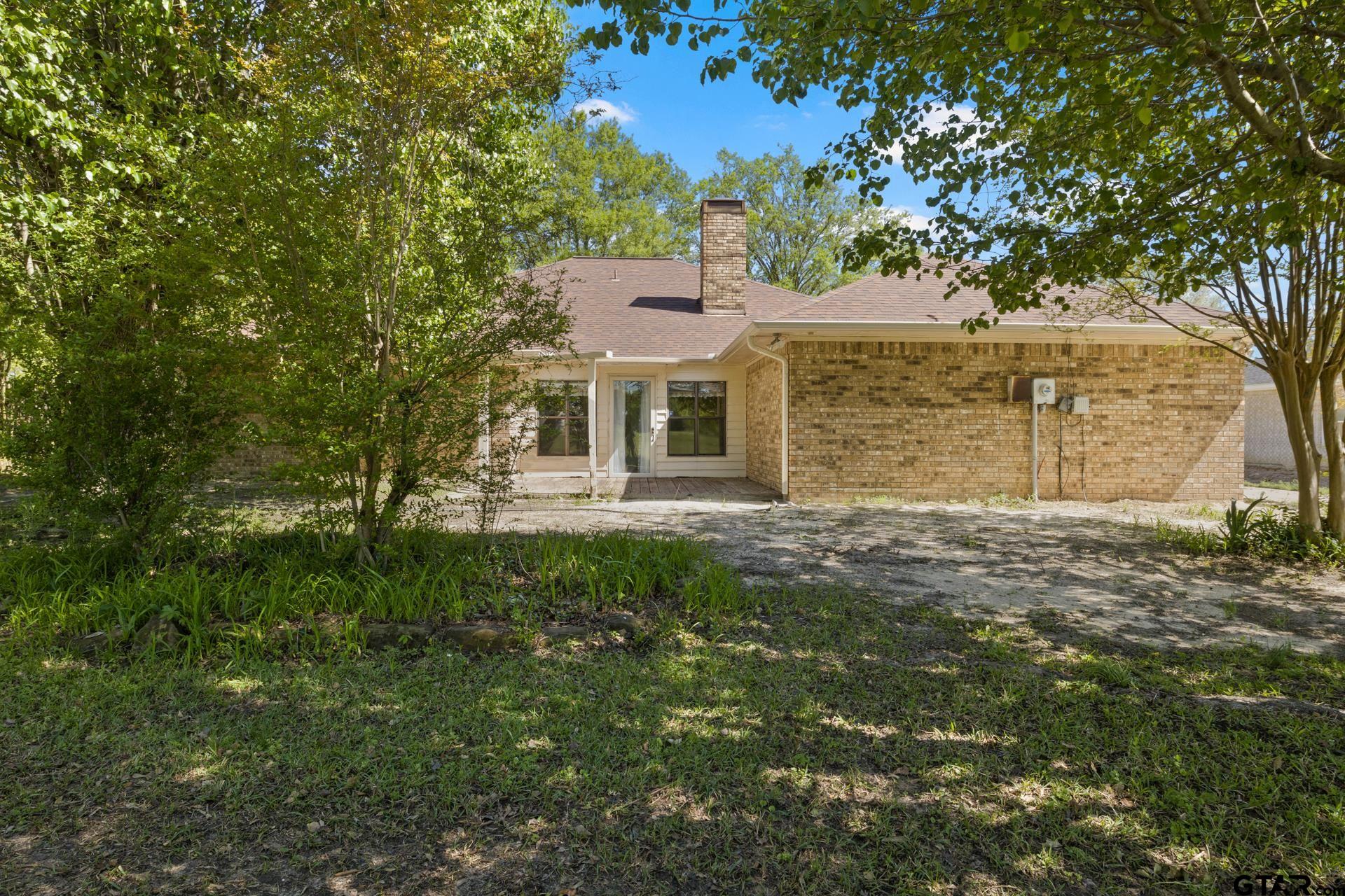 2404 Matthew Dr