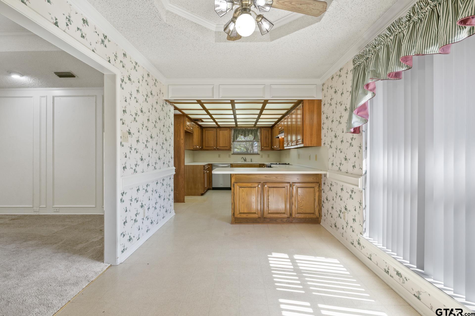 2404 Matthew Dr