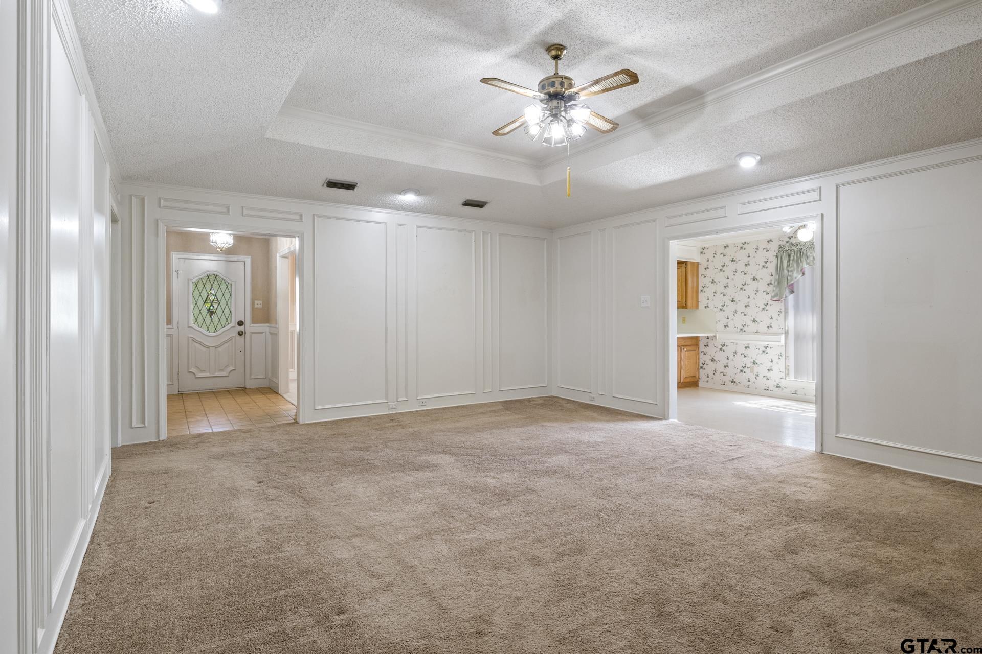 2404 Matthew Dr