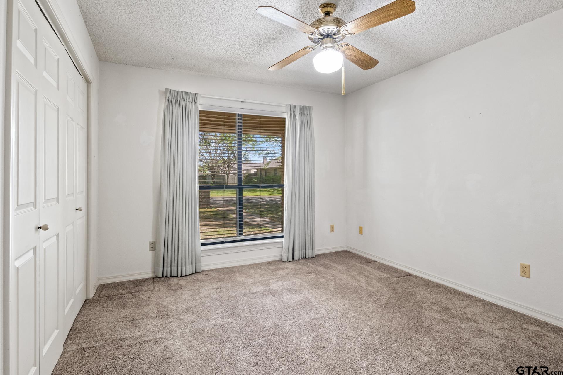 2404 Matthew Dr