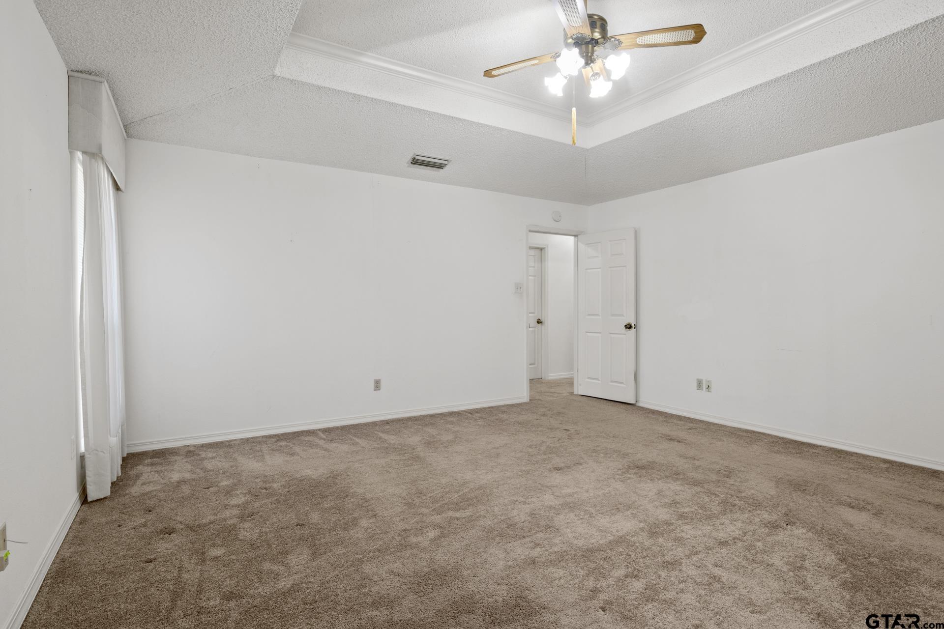 2404 Matthew Dr