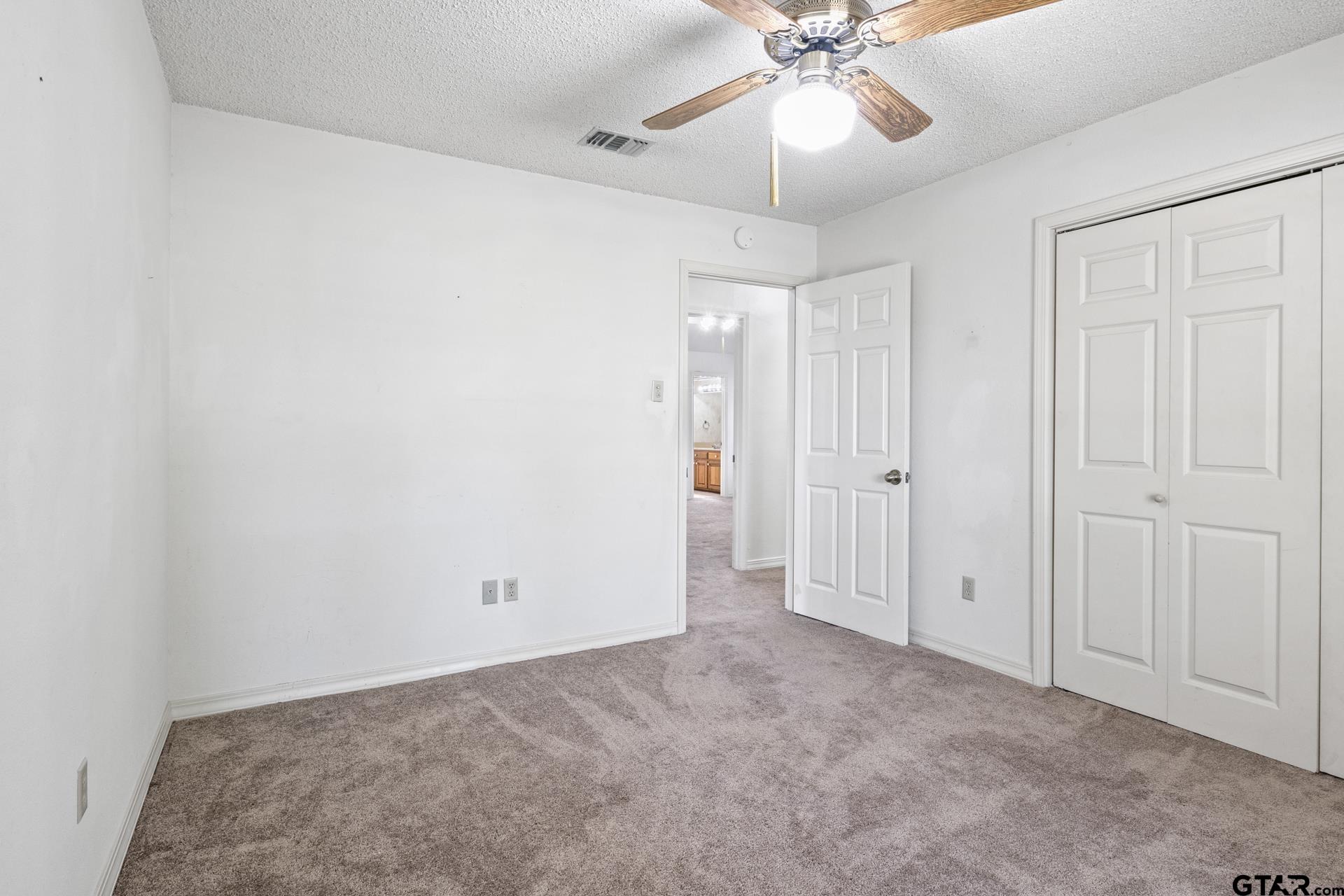 2404 Matthew Dr