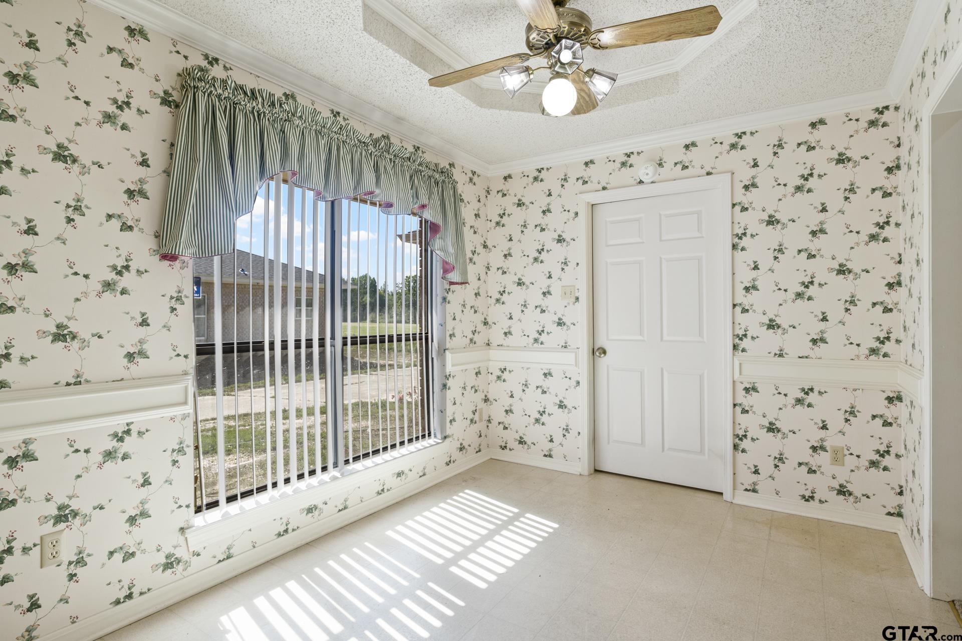 2404 Matthew Dr
