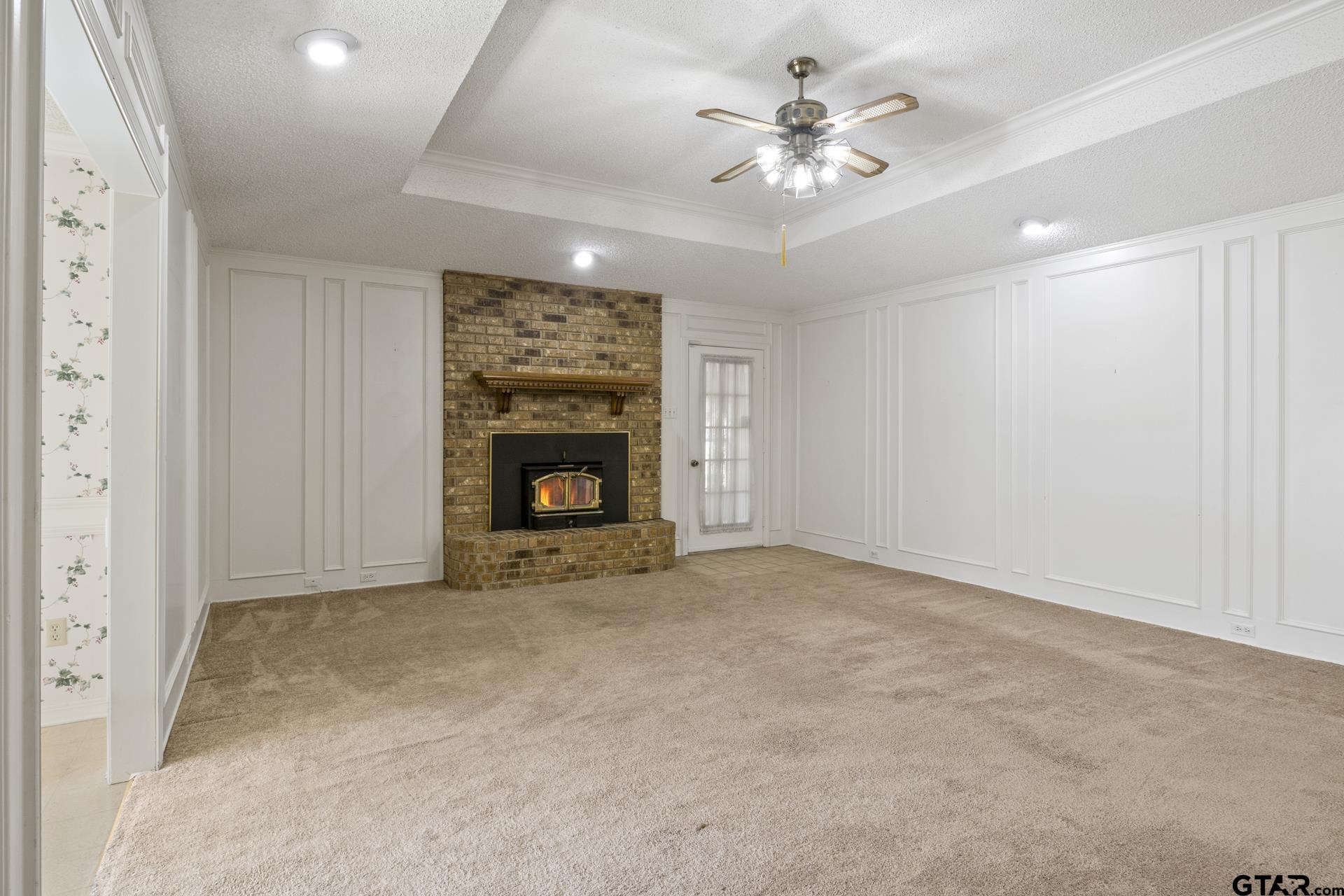 2404 Matthew Dr