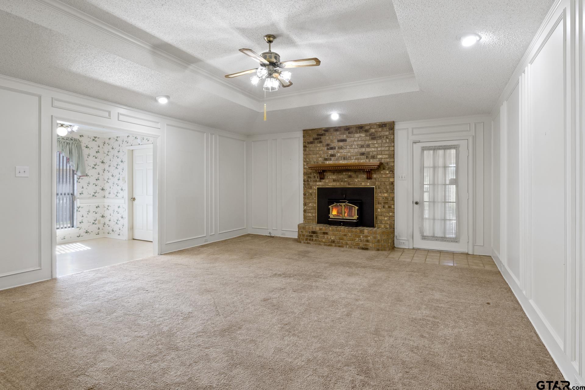 2404 Matthew Dr