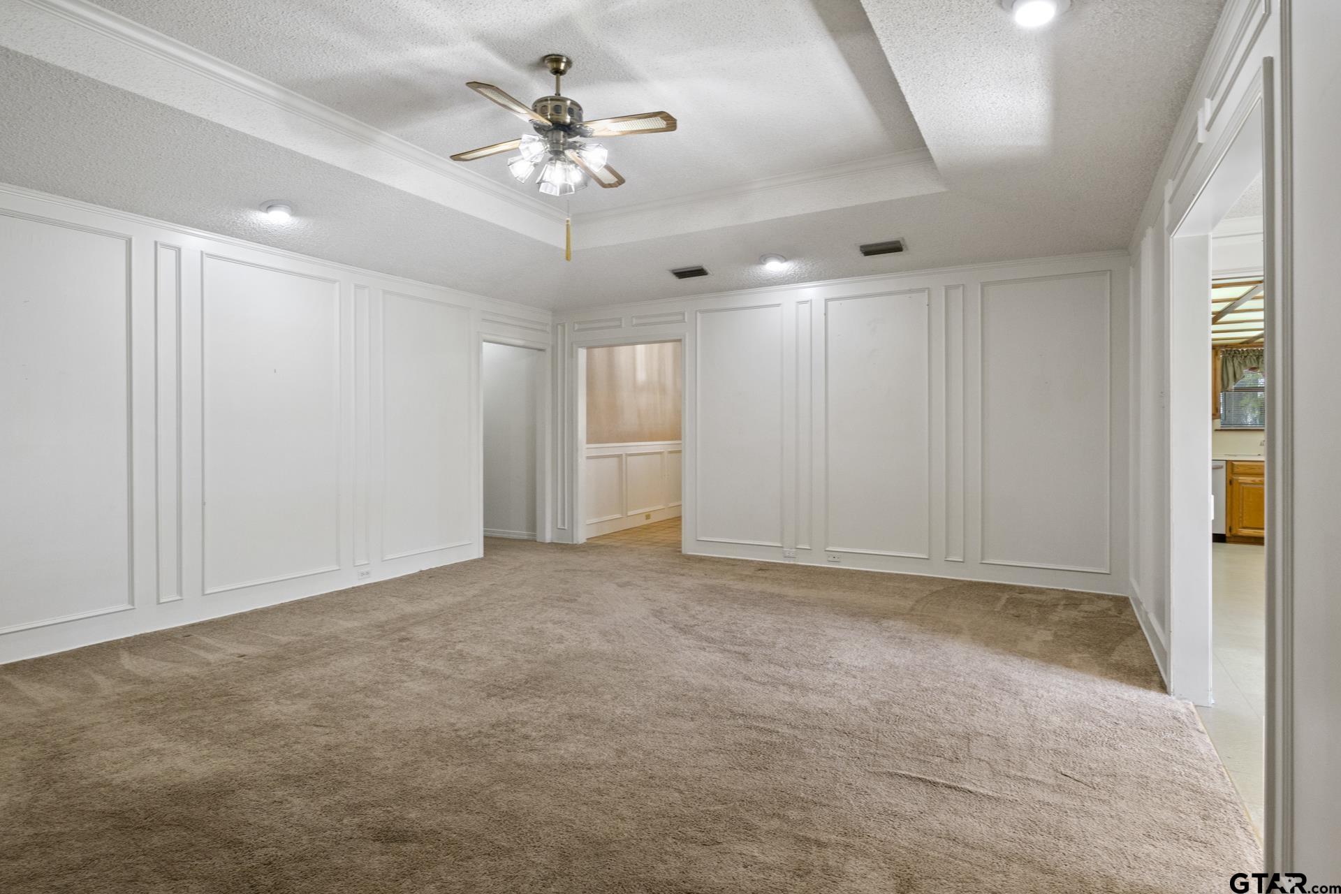 2404 Matthew Dr