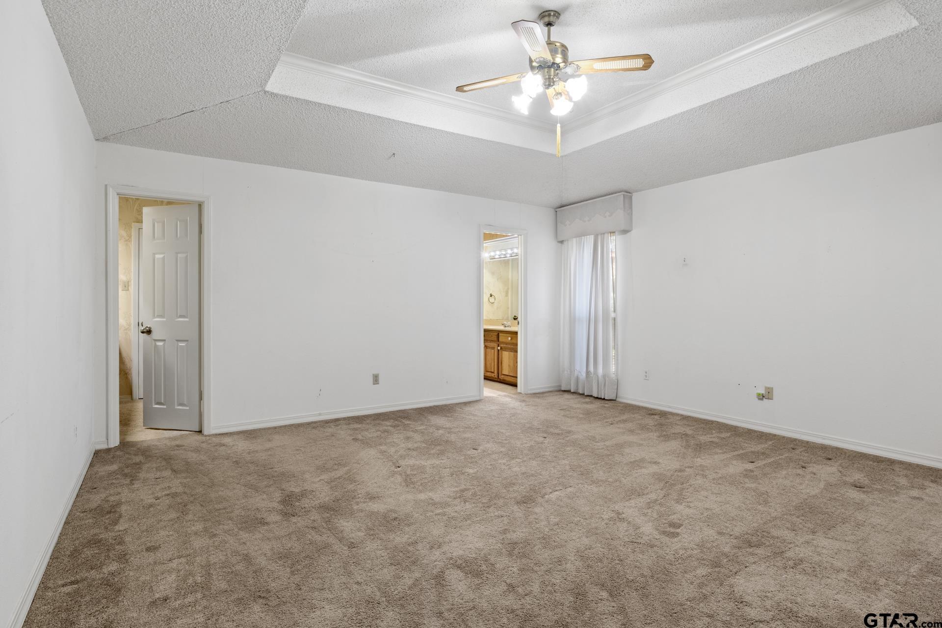 2404 Matthew Dr