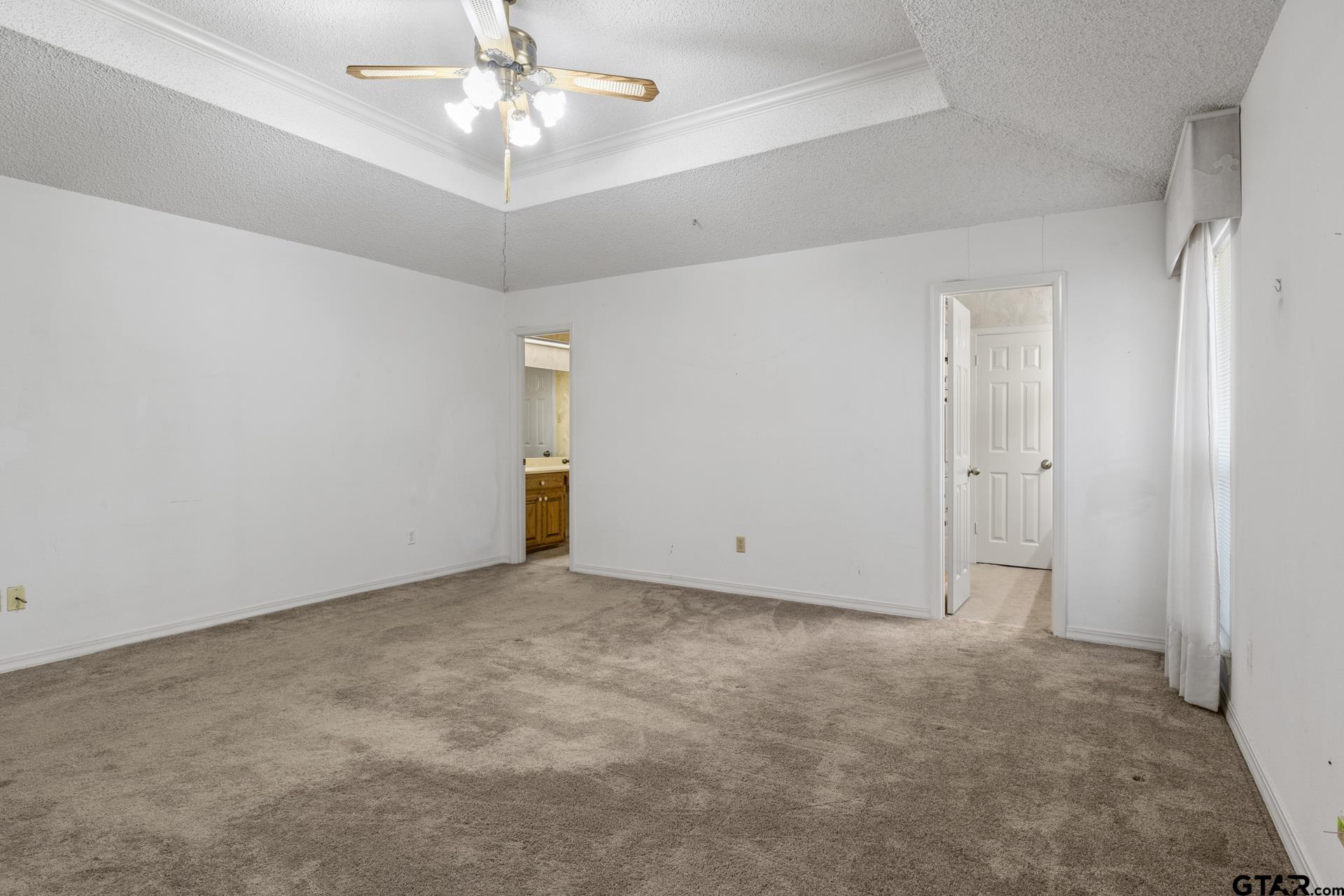 2404 Matthew Dr