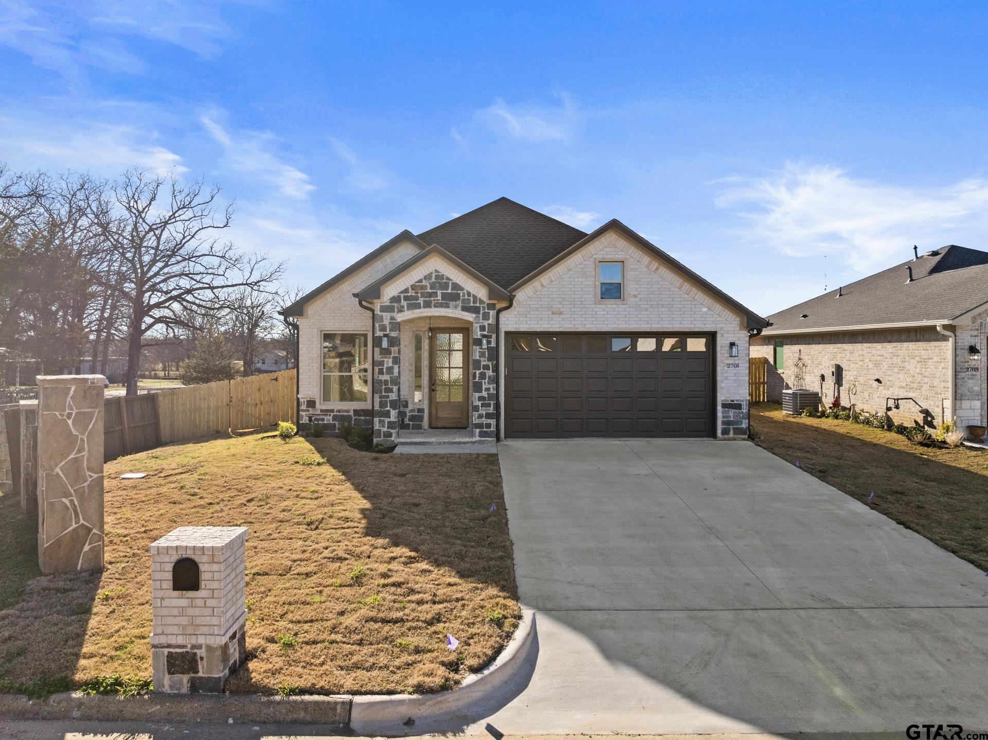 2701 Stone Hedge