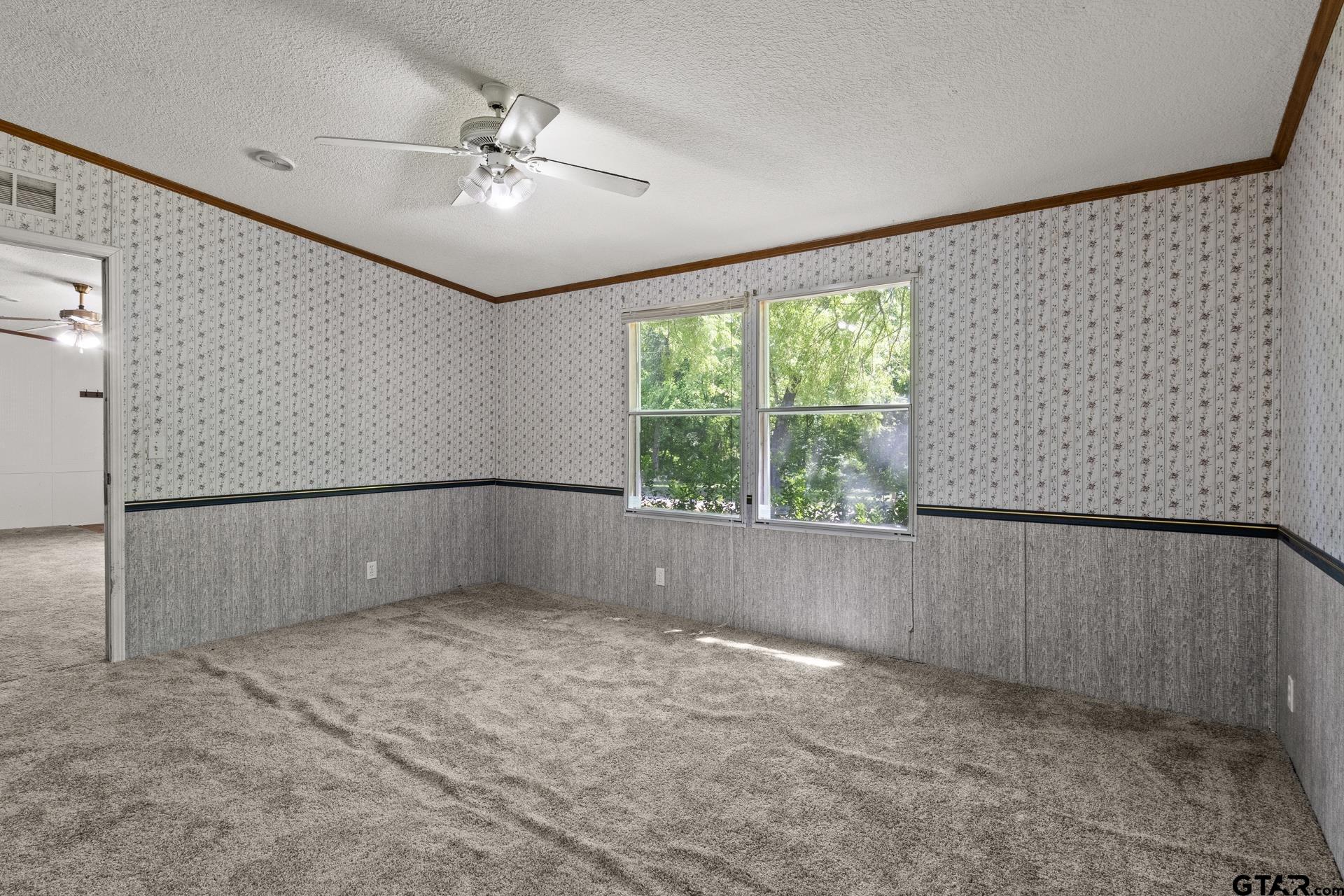 364 San Saba Ln