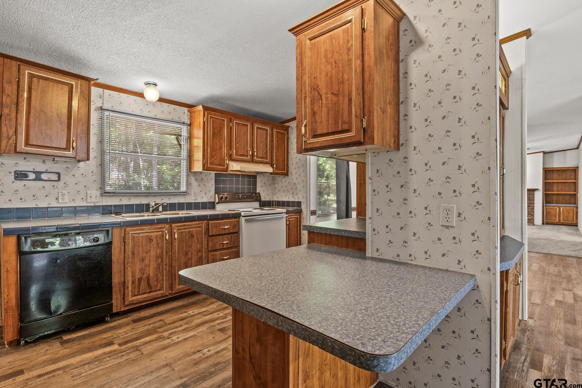 364 San Saba Ln