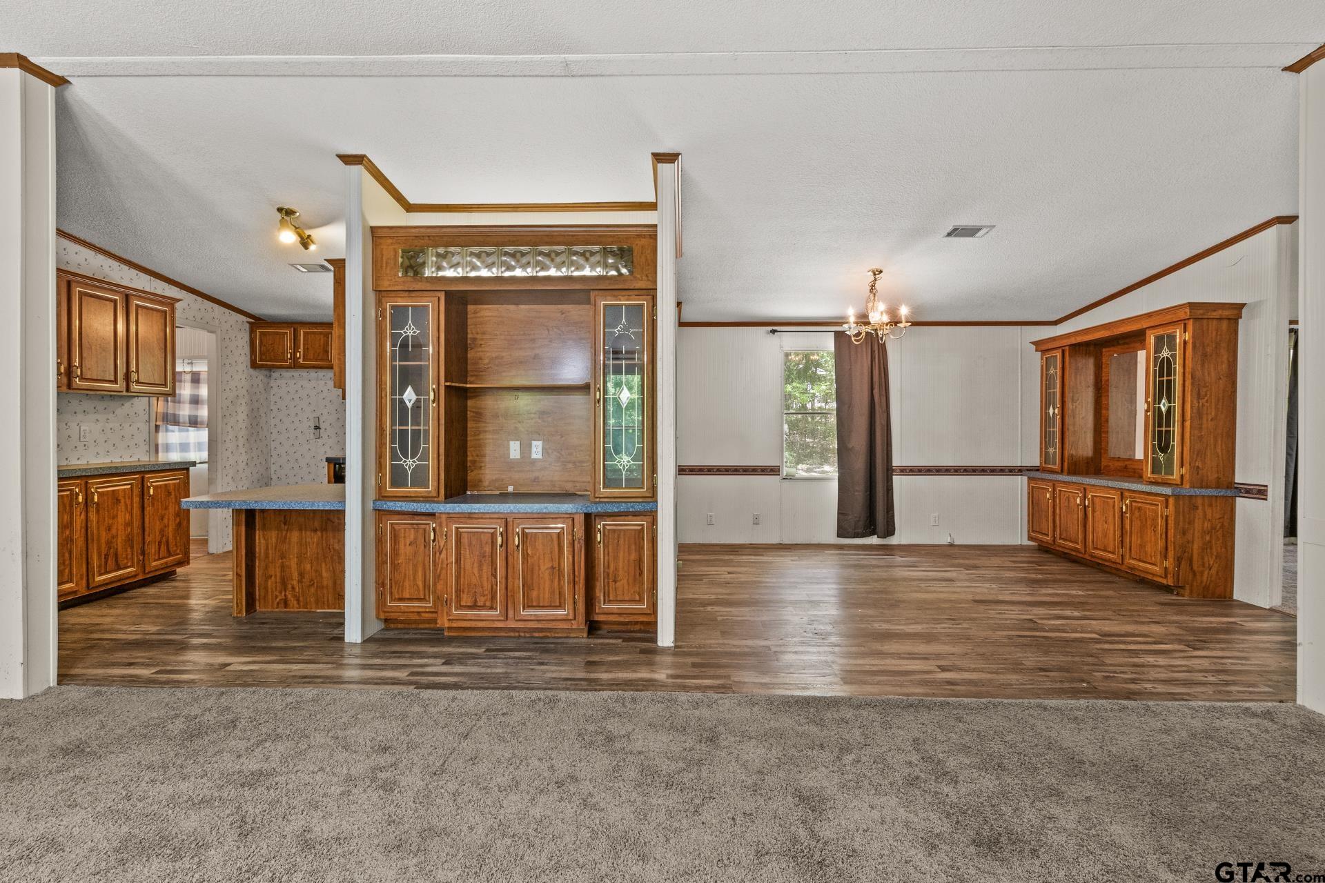 364 San Saba Ln