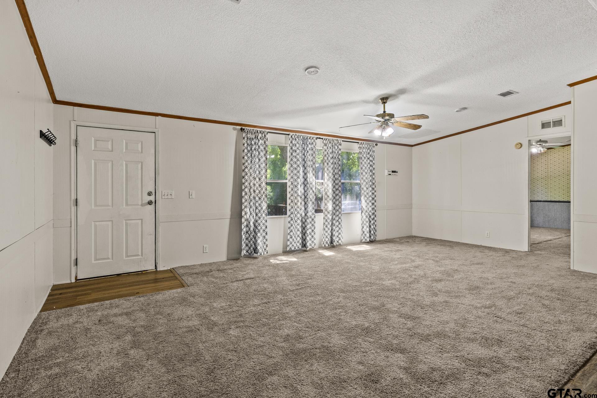 364 San Saba Ln
