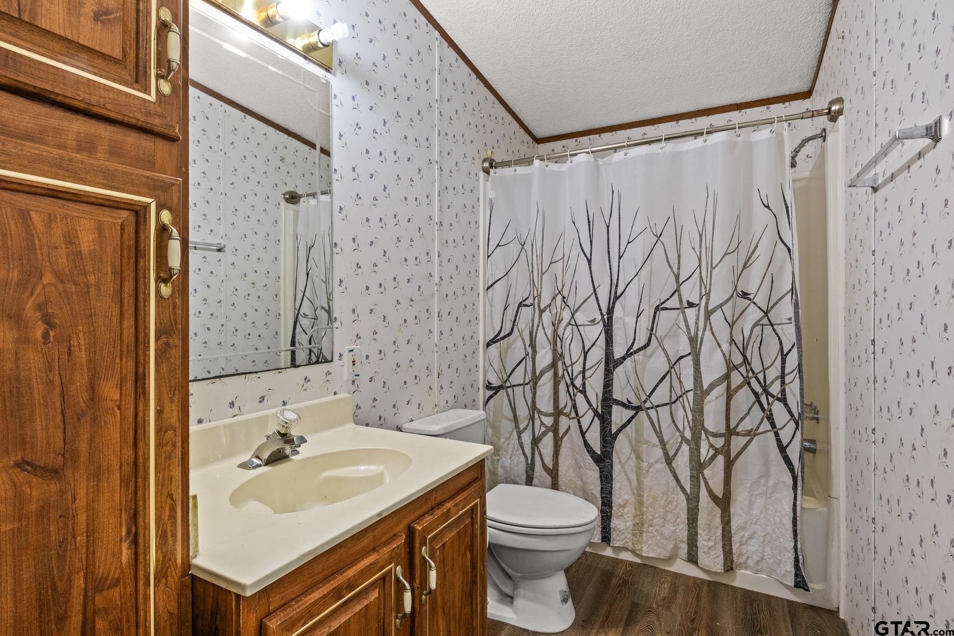 364 San Saba Ln