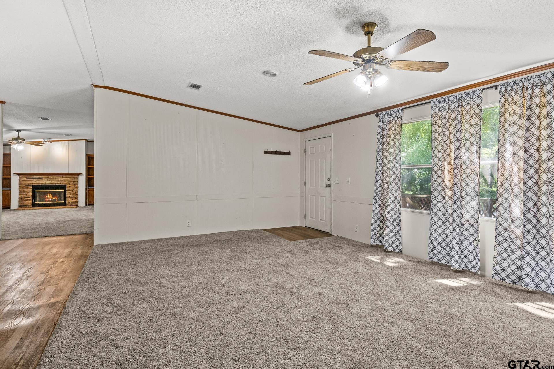 364 San Saba Ln