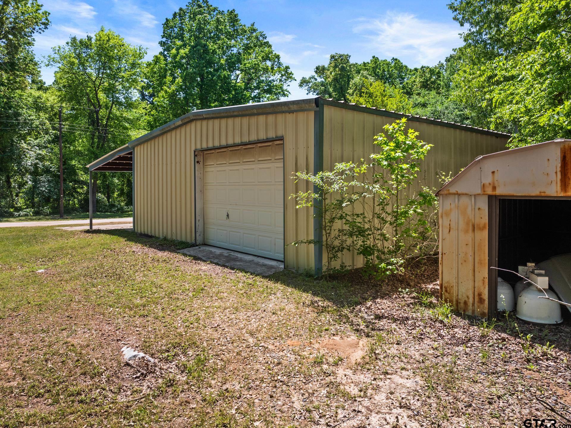 364 San Saba Ln