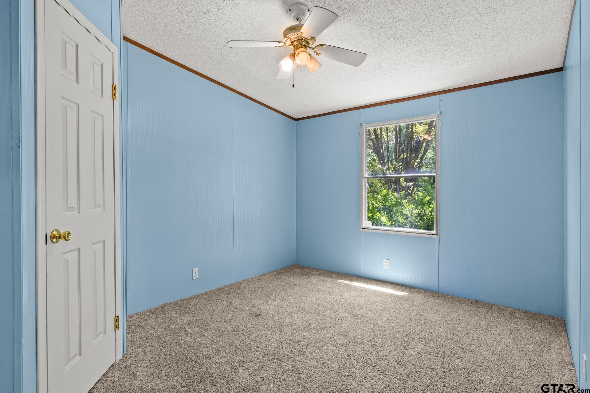 364 San Saba Ln