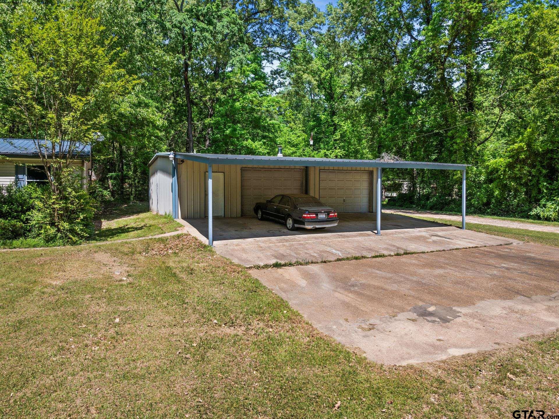 364 San Saba Ln