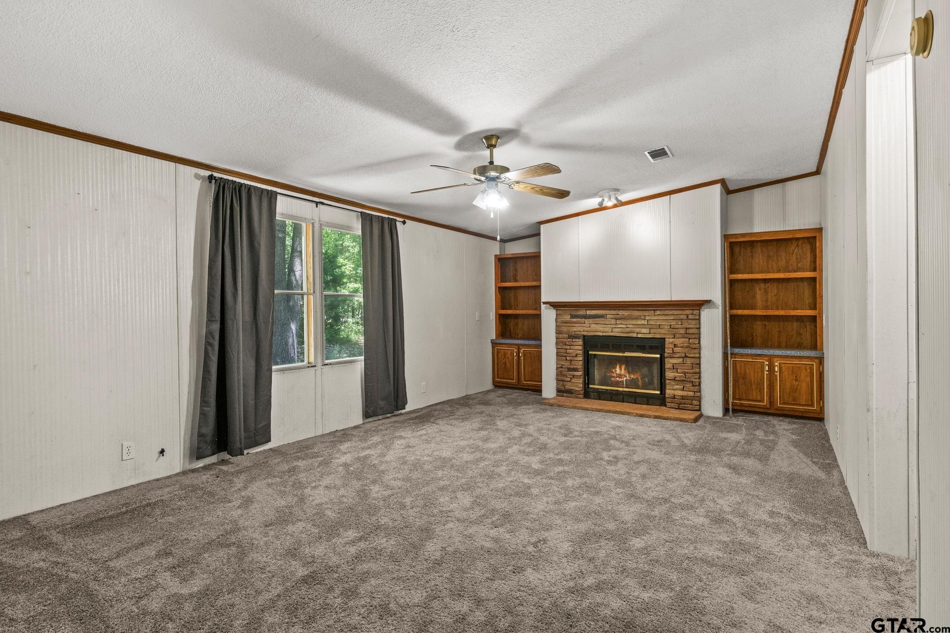 364 San Saba Ln