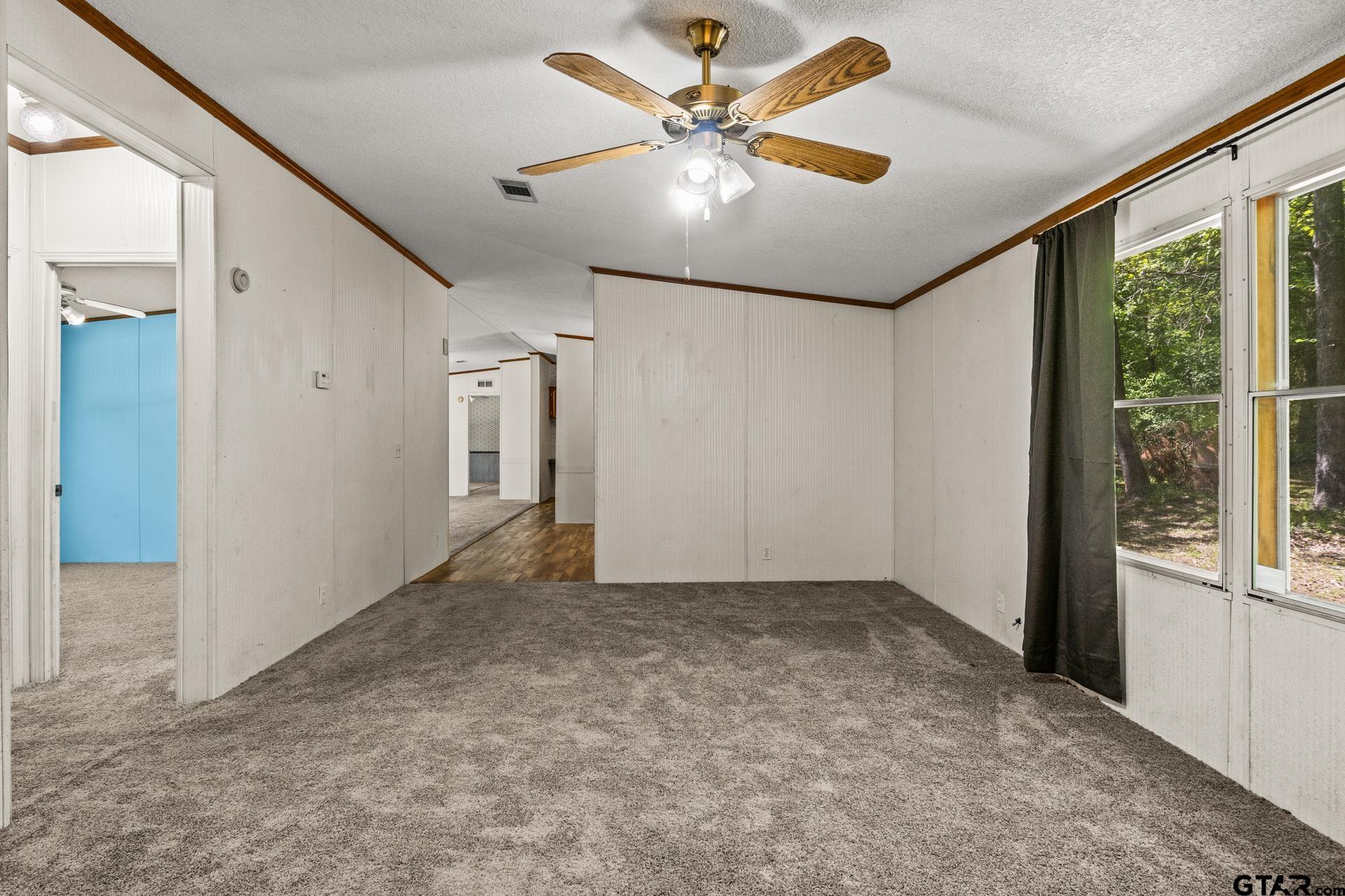 364 San Saba Ln