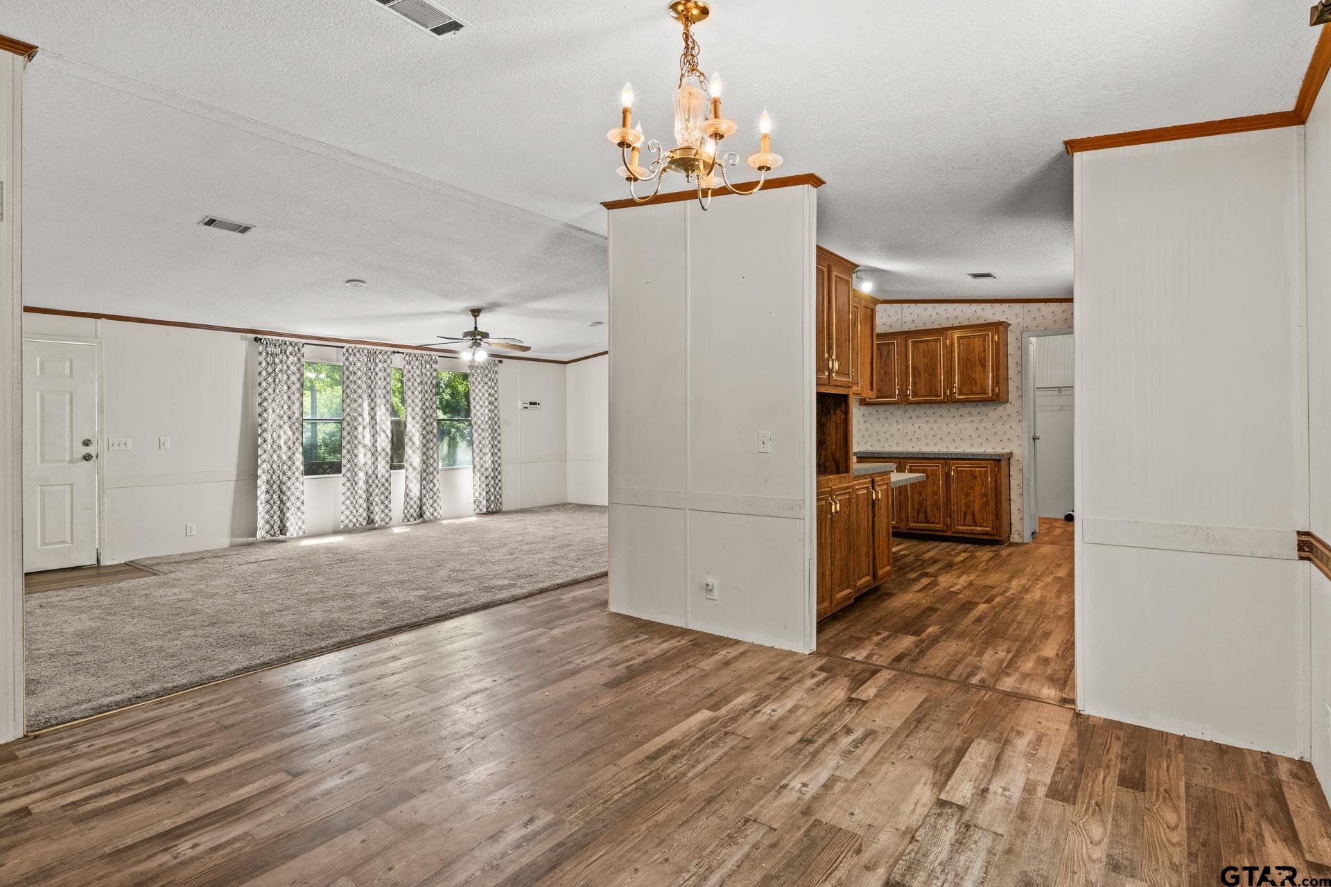364 San Saba Ln