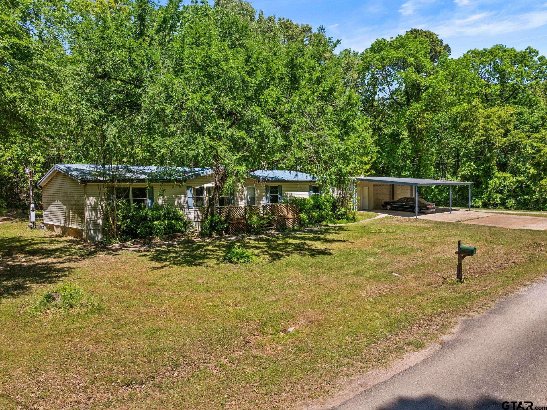 364 San Saba Ln